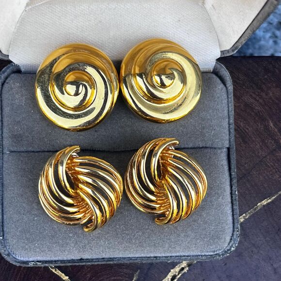 Gold Earring Set 90s Large Disc Studs Chic Vintage Jewelry - Picture 1 of 8